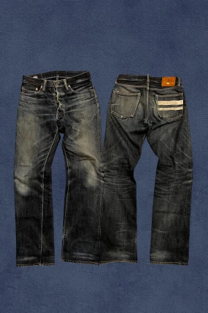 Momotaro Selvage - Säljer nu dessa sinnessjuka jeansen från Momotaro. Selvage tyg i högsta kvalite, även deras 10year anniversary modell (lite av en limiterad vara). Längd: 104, midja: 38, fotvidd: 19. Gått sönder lite vid fickan och vid gylfen, påverkar däremot inte användningen och går enkelt att reparera. Skriv vid frågor