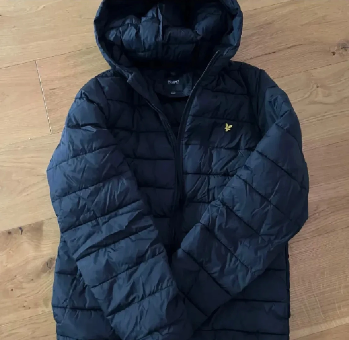 Svart pufferjacka från Lyle & Scott