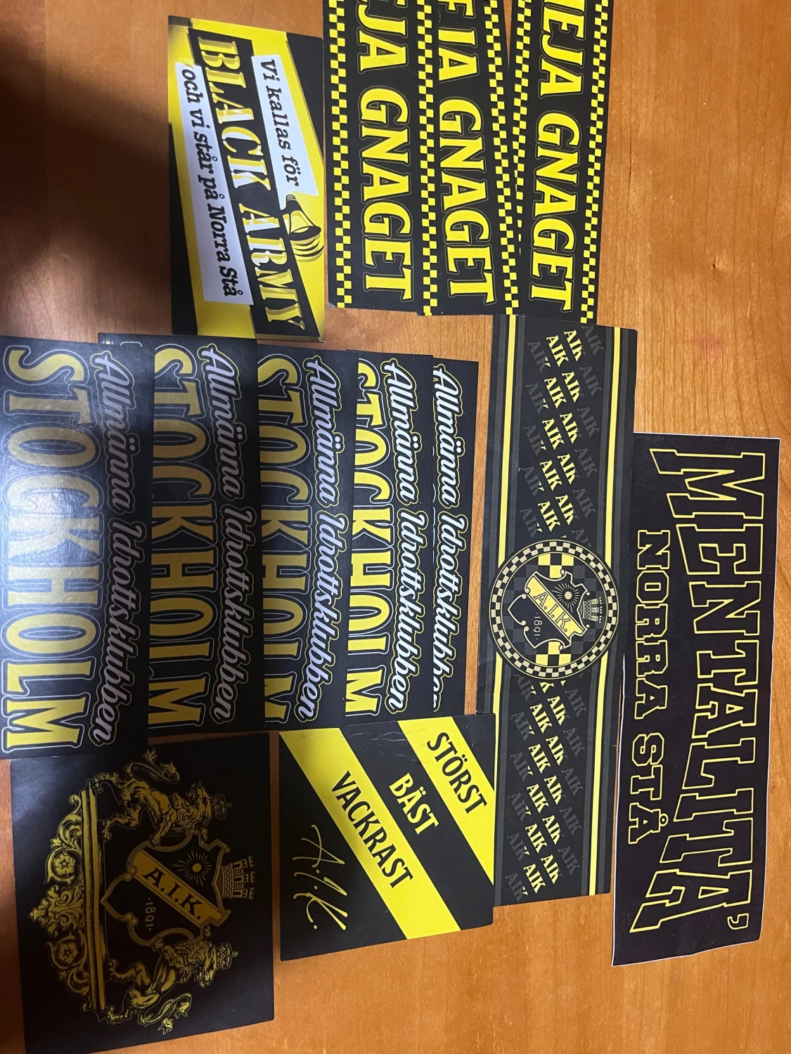 Klistermärken av Sveriges bästa lag