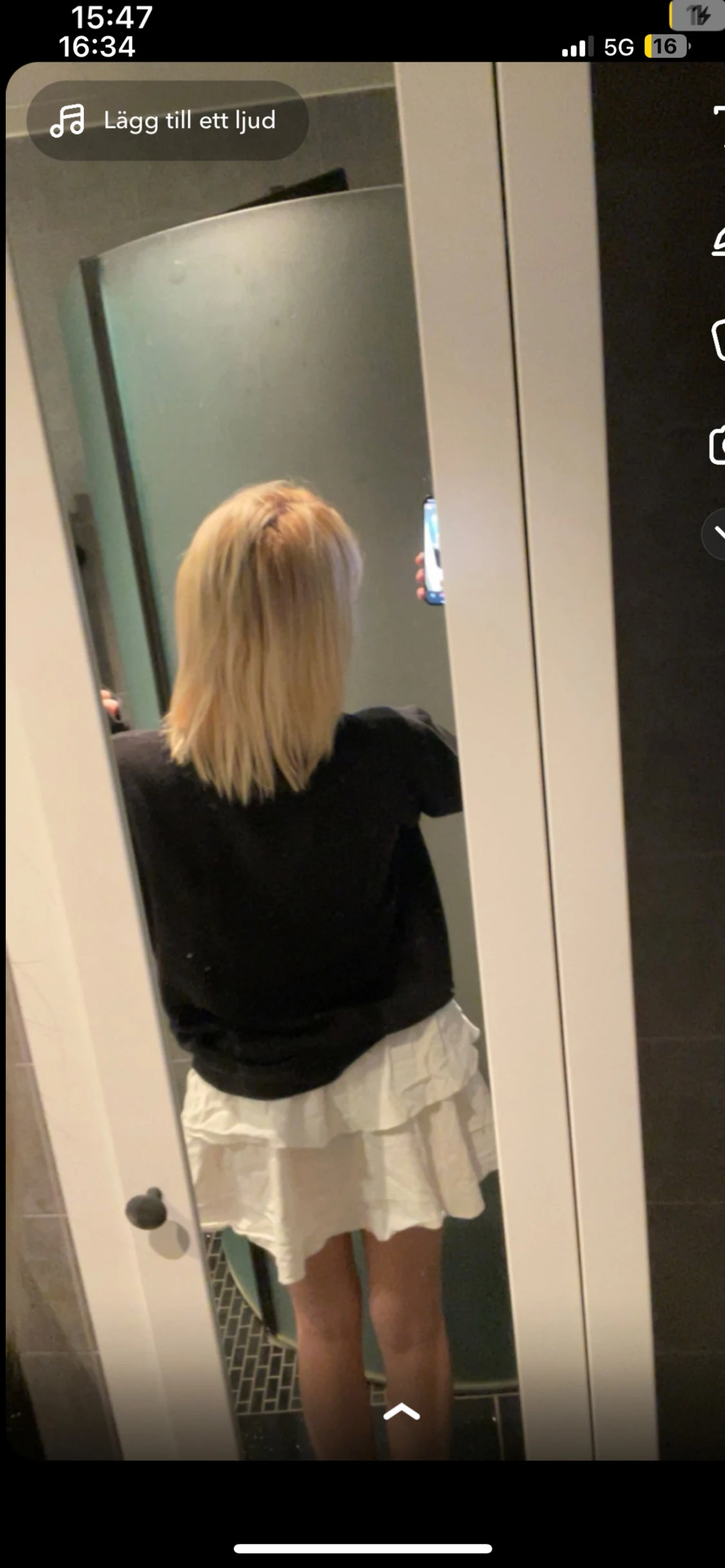 Vit volangkjol med lager - 1