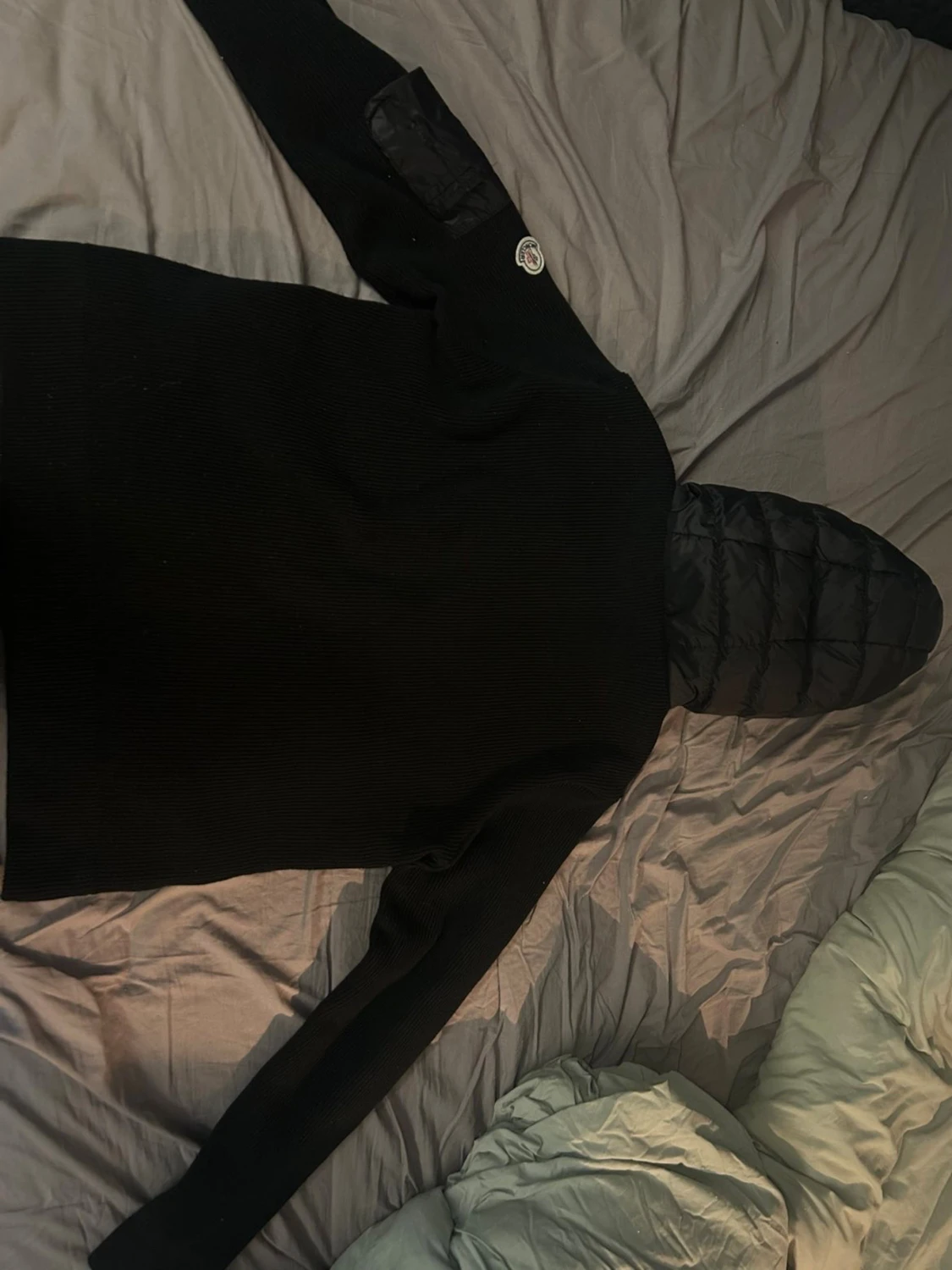 Svart Moncler pufferjacka med huva - 2