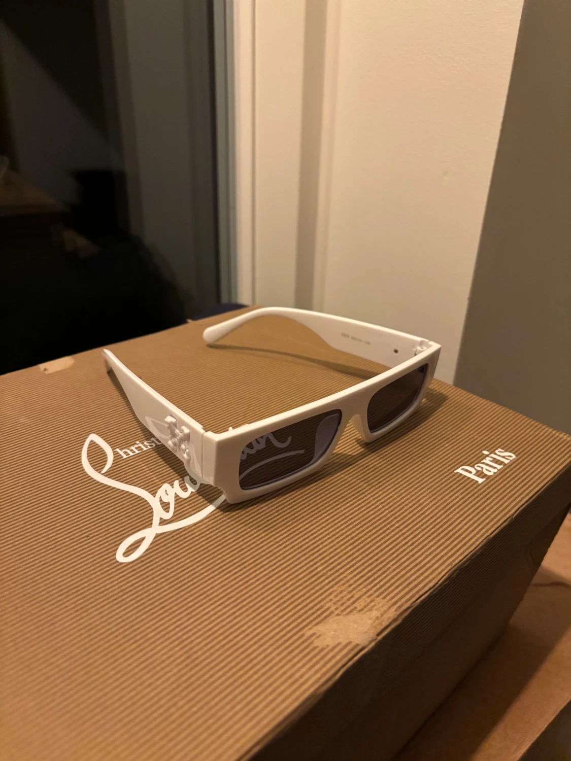 Vita solglasögon från Off-White