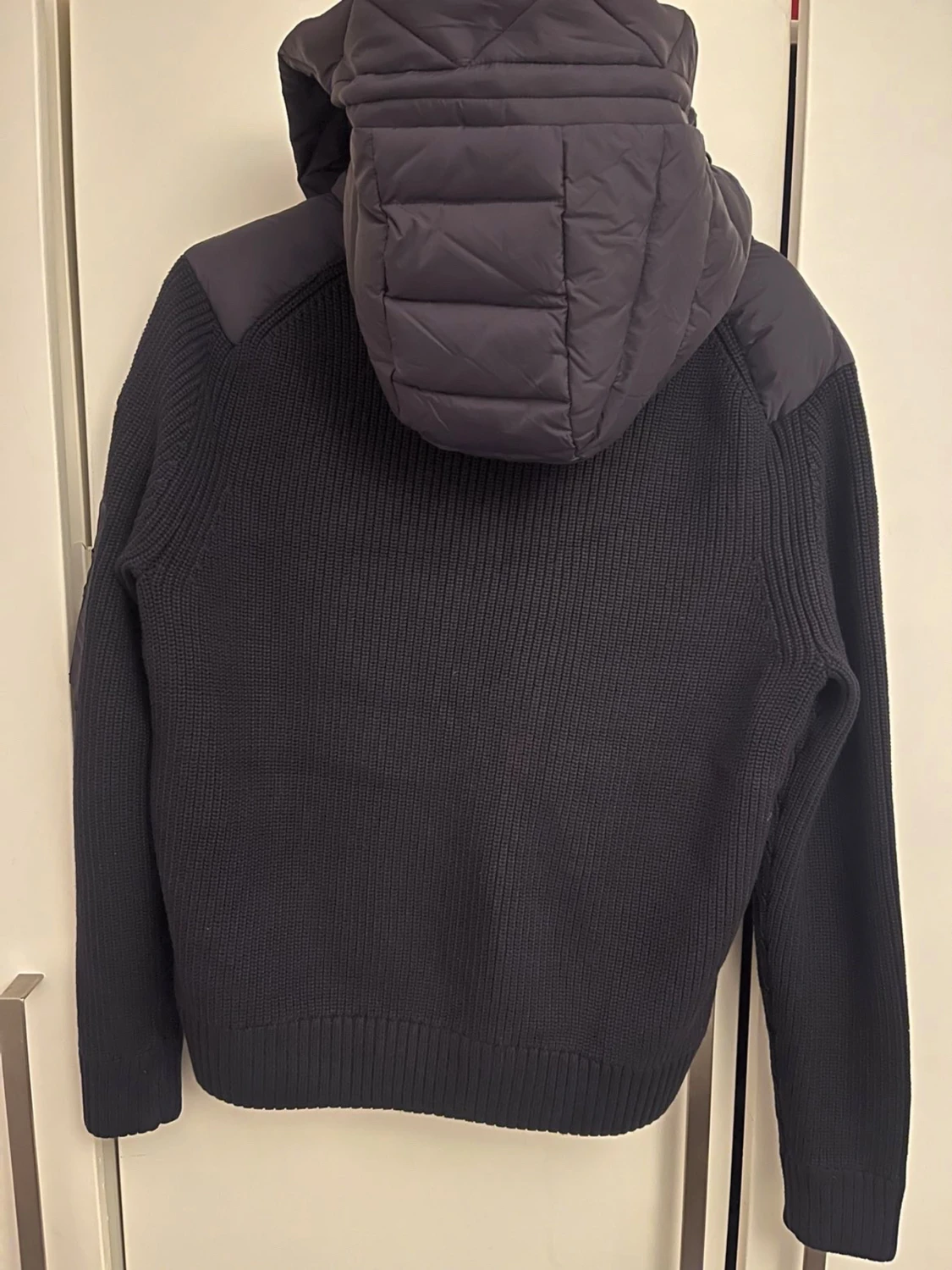 Svart Moncler pufferjacka med huva - 1