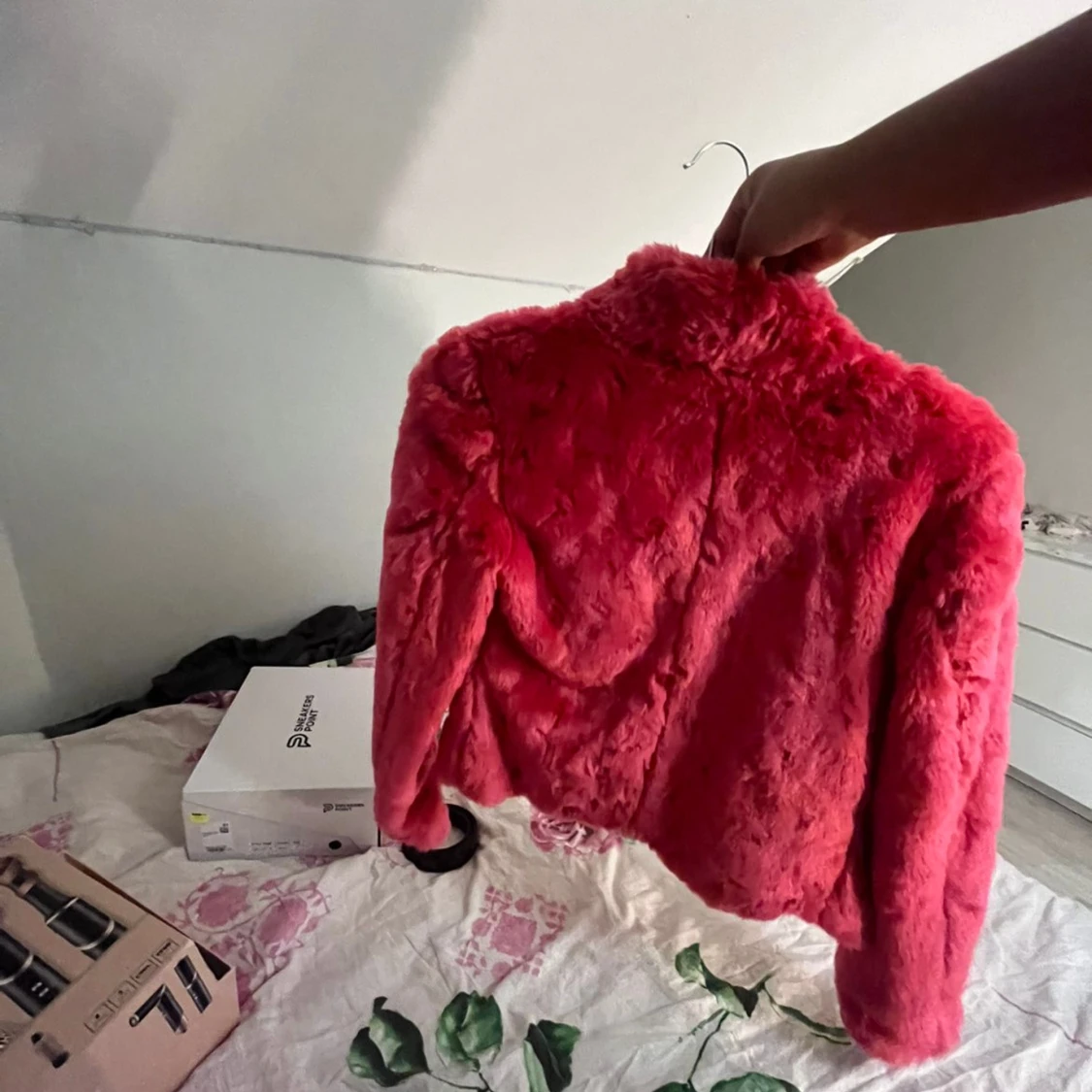 Rosa pälsjacka med krage - 1