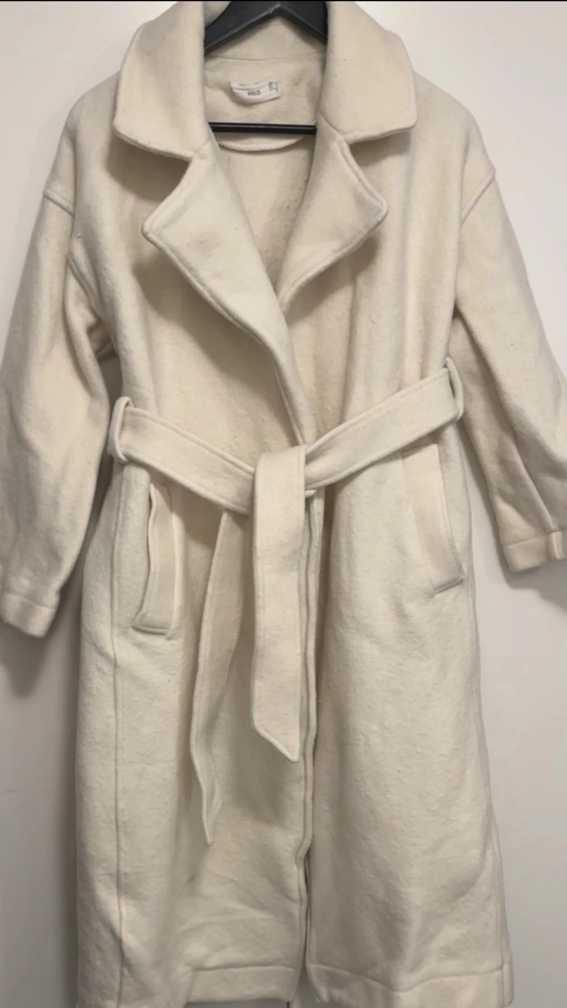 Vit kappa med bälte från Mango - 1