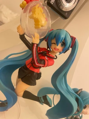 Hatsune miku anime figur  - helt ny hatsune miku anime figur. Den är inte officiell, och kom utan box. 