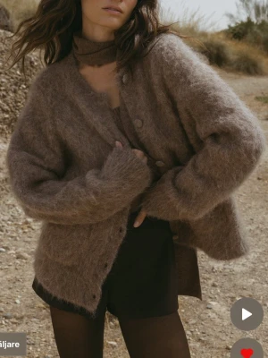 Stickad kofta i alpackamix  - Nästintill oanvänd 💓storlek S, jättefin men kommer inte till användning 💓