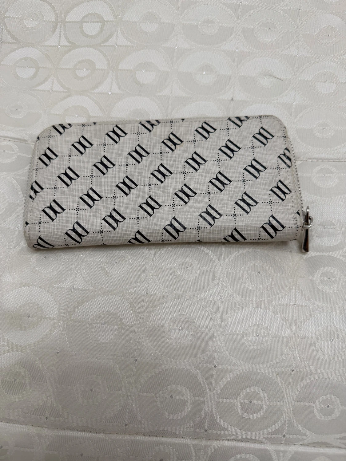 Vit plånbok från Don Donna