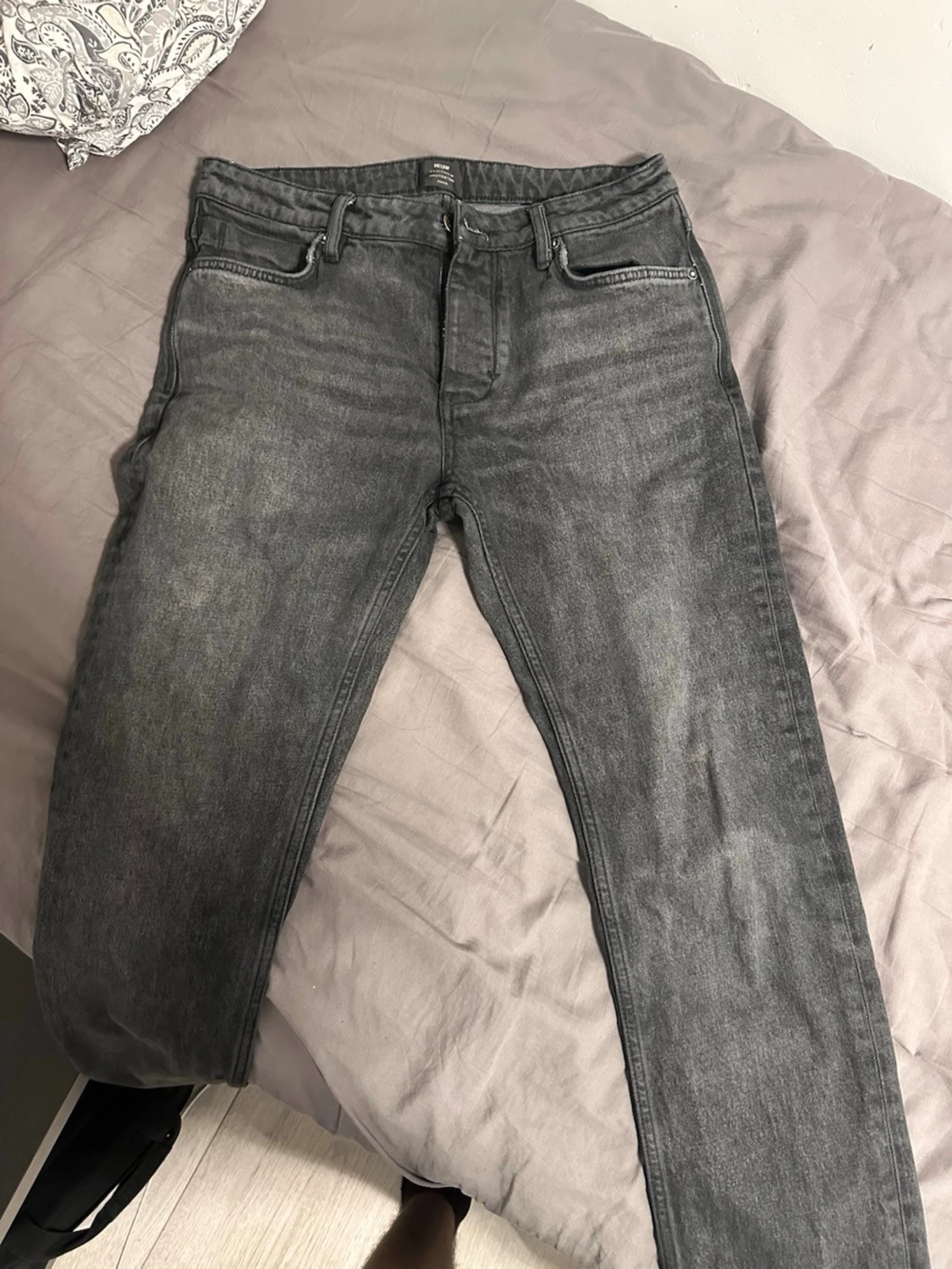 Grå straight jeans från Neuw, 30/32