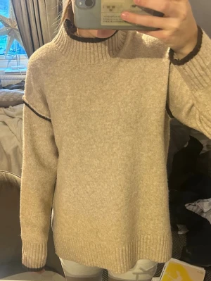 Stickad polo tröja  - Så fin stickad tröja, aldrig använd 