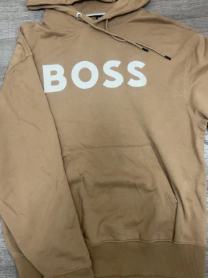 Boss hoodie - En väldigt fin o fräsch BOSS hoodie. 10/10 skick. 