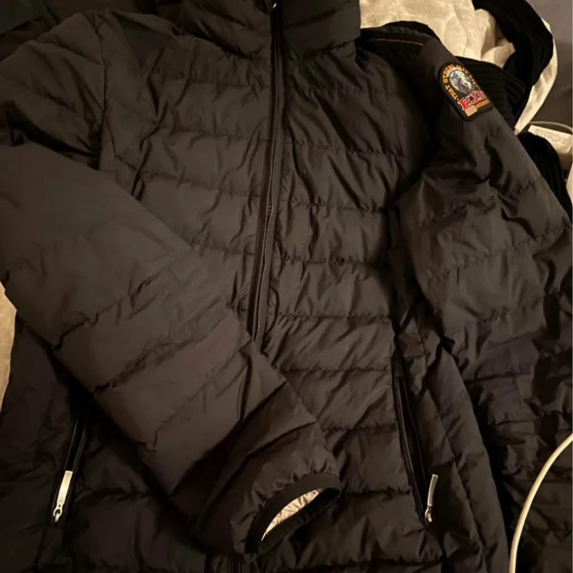 Svart dunjacka från Parajumpers Y-M - 3