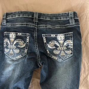 Gina jeans  - Jättesnygga jeans från Gina 14+ i storlek S, använda max 1gång. Skulle säga att de är i nyskick. Väldigt snygga fickor också