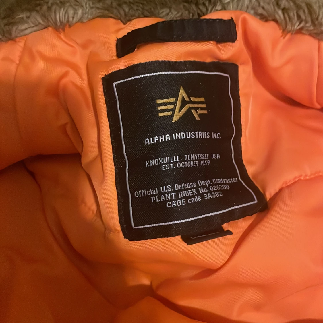 Svart parkas från Alpha Industries - 3