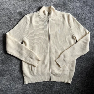 Ralph Lauren cardigan  - Helt ny, storlek xs. Passar om du är under 165