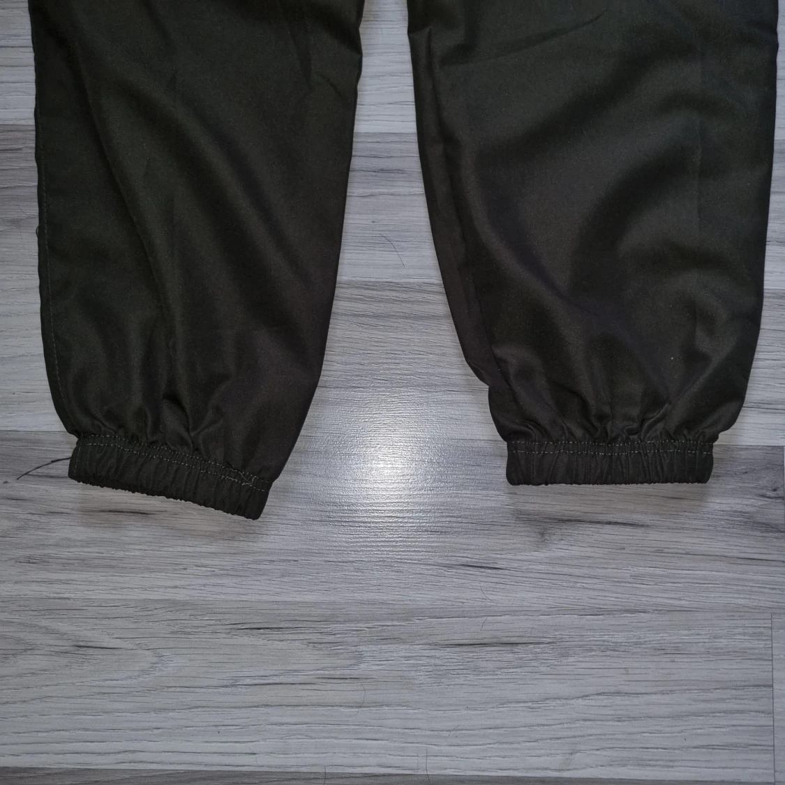 Olivgröna cargopants med snörning - 3