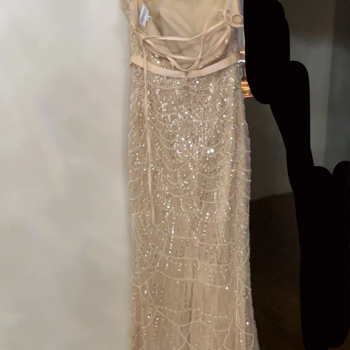 Champagnefärgad glittrig långklänning - 2