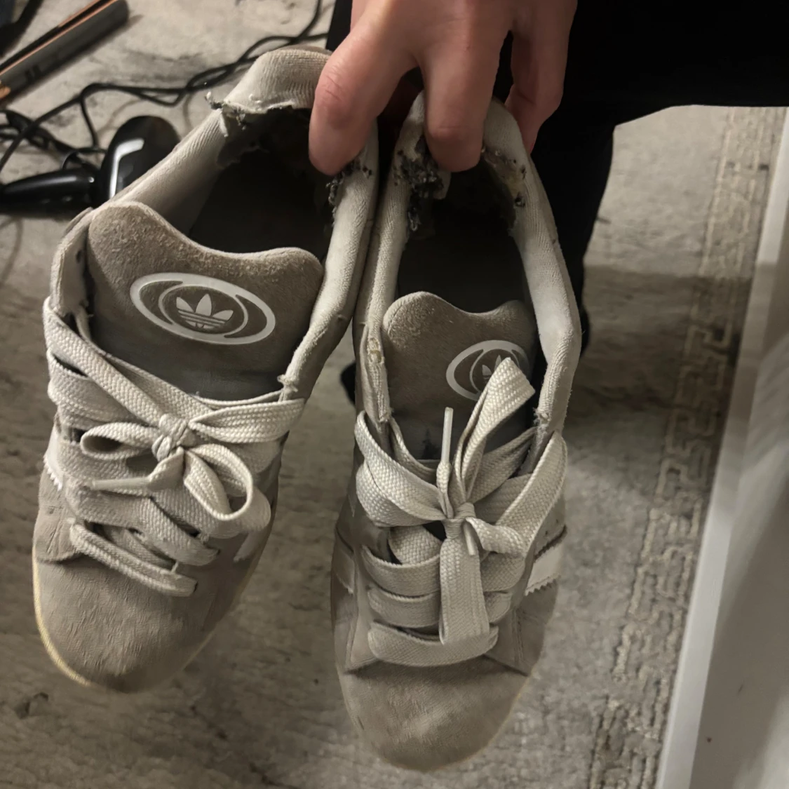 Grå Adidas Campus sneakers i grå