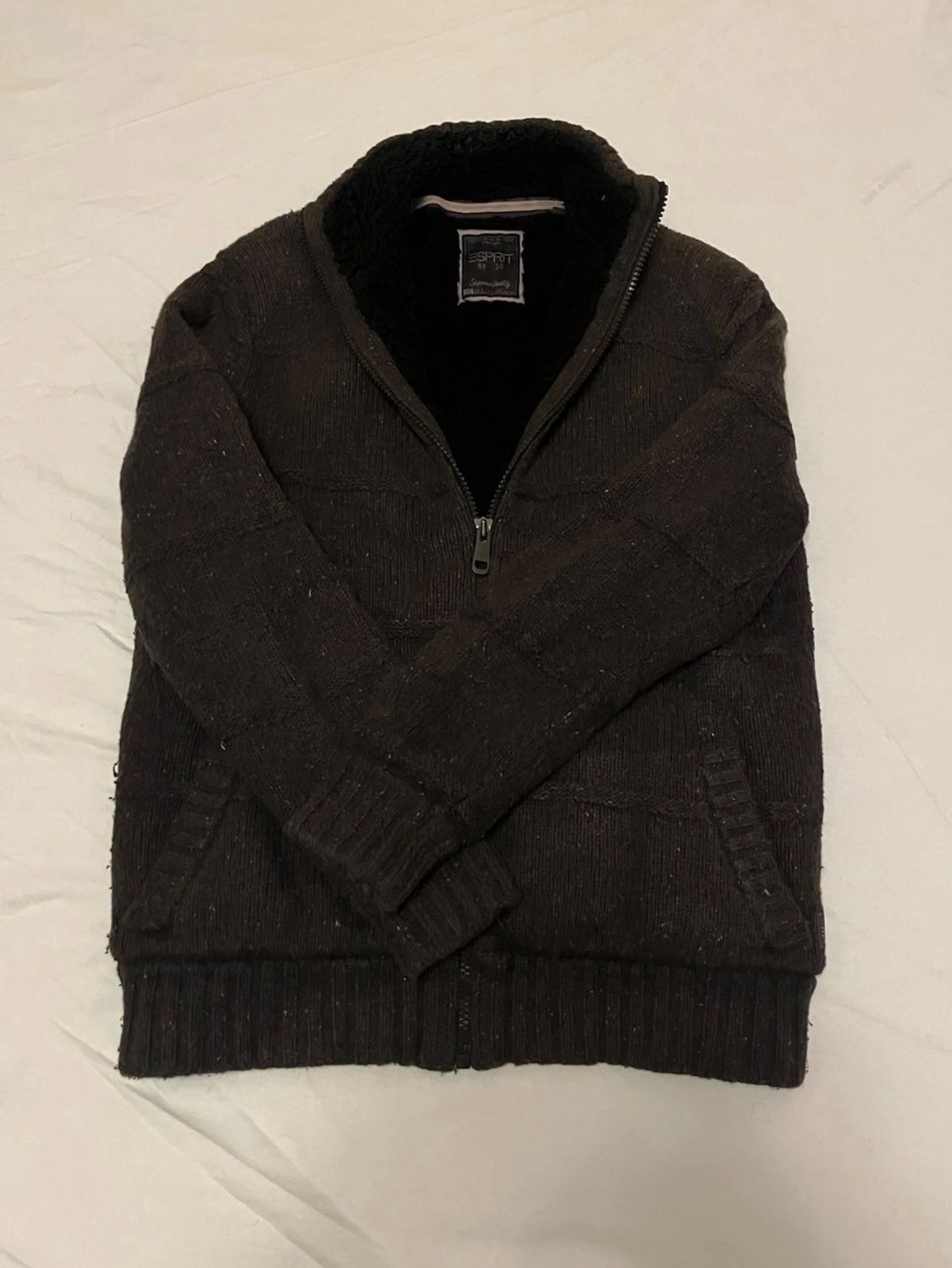Stickad fodrad ull cardigan 