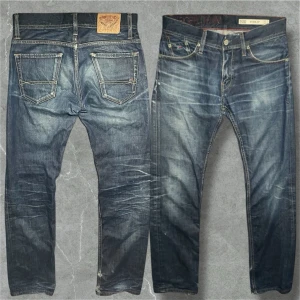 Tommy hilfiger Vintage - Ett par riktigt schyssta vintage jeans med mycket snygg Fade! Skriv vid frågor eller funderingar💬