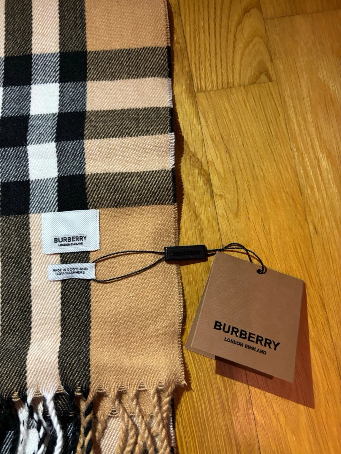 Rutig beige scarf från Burberry - 1
