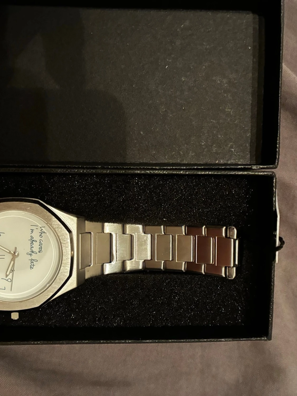 Silverfärgad klocka från Miler - 4