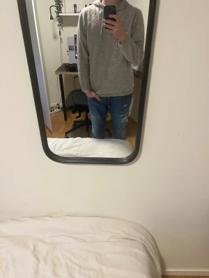 100% Kashmir Hoodie - Tvär snygg 100% Kashmir Hoodie