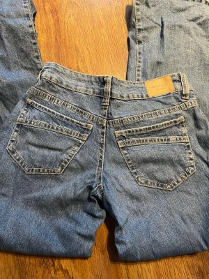 Blå jeans från Perfect Jeans - Reserverade jeans