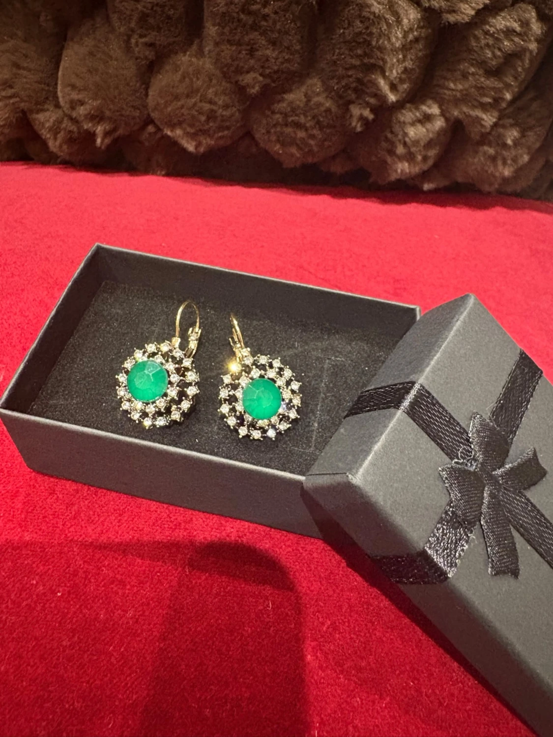 Grön och guldig väst med pärldetaljer - 2