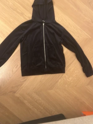 Svart/mörk blå kofta - Mjuk kofta från Lager 157