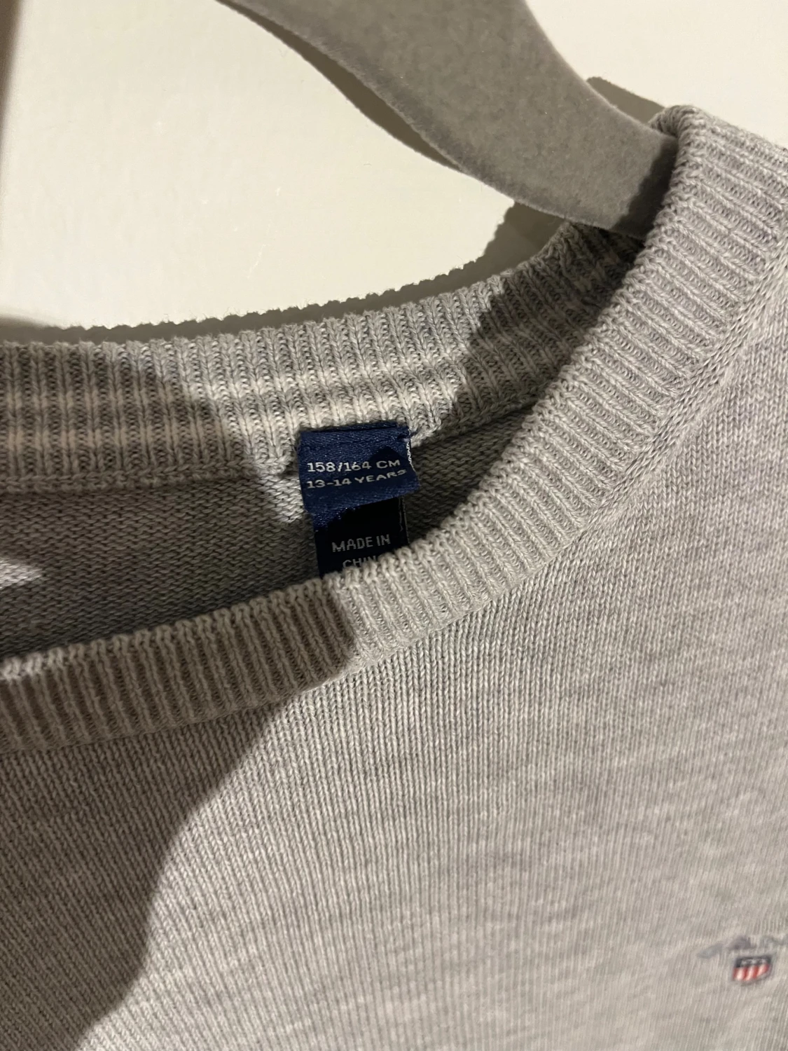 Grå stickad tröja från GANT - 2