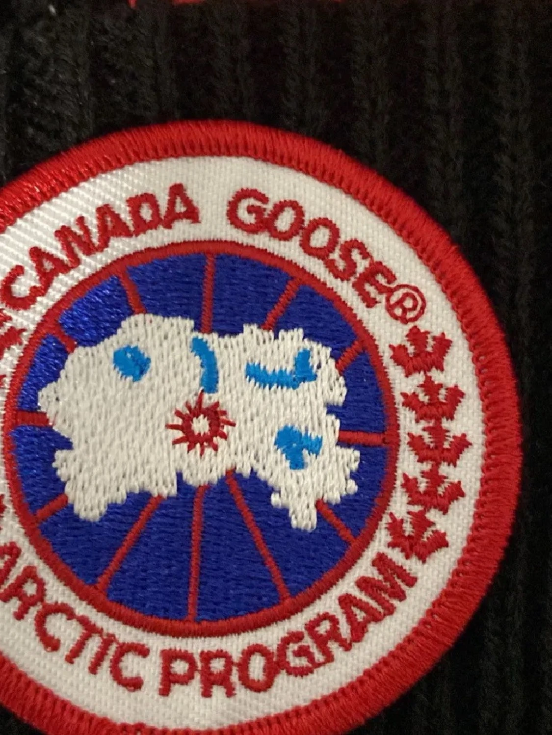 Svart ribbad mössa  - 2