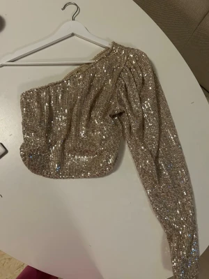 Glittertopp - Superfin paljetttopp! Mycket bra skick!