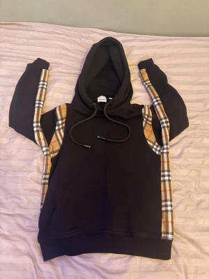 Burberry hoodie  - Storlek S