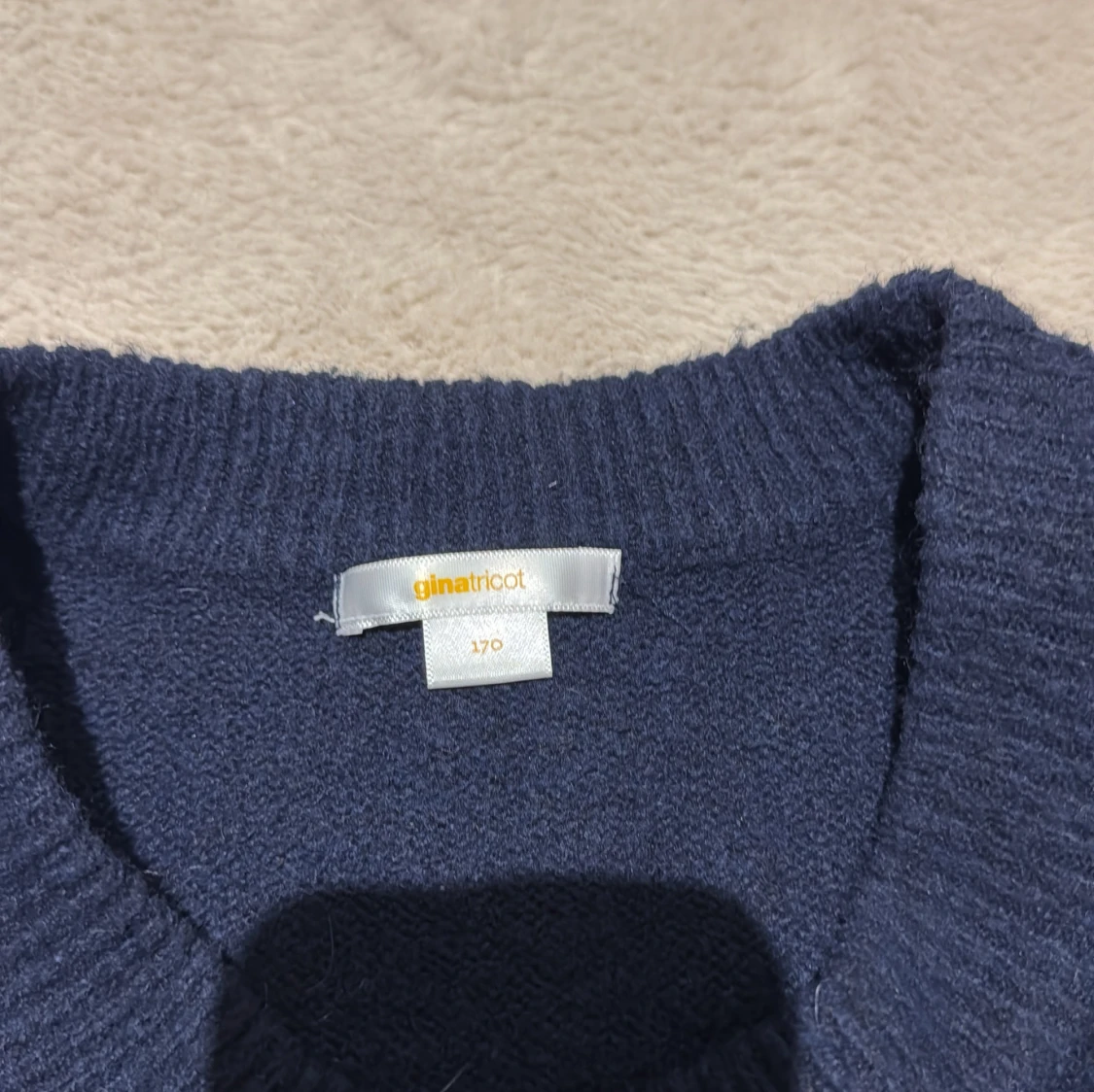 Mörkblå stickad tröja från Gina Tricot - 4