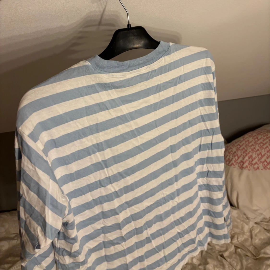 Blåvit randig långärmad tröja - 2