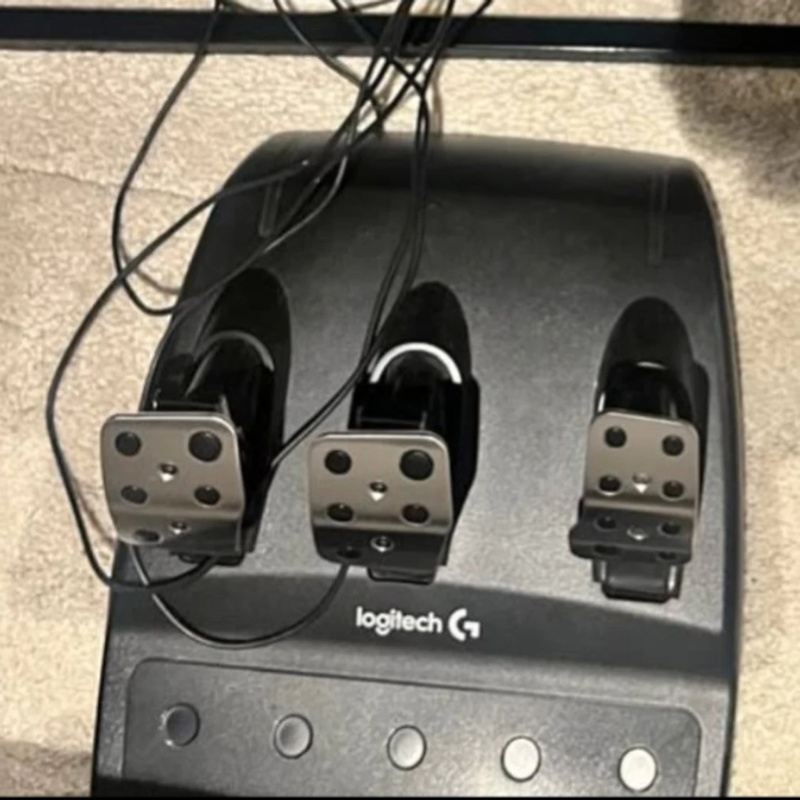 Logitech G29 Driving Force Racing Wheel & Pedals - 1