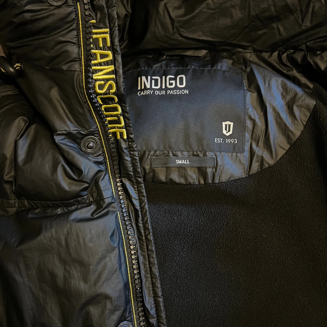 Svart pufferjacka från Indigo Jeanscode - 3
