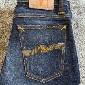 Mörkblåa Nudie Jeans - Mörkblåa Nudie Jeans||Skick 9/10||Storlek 29/32||Modell Tube Tom||Skriv vid minsta intresse||