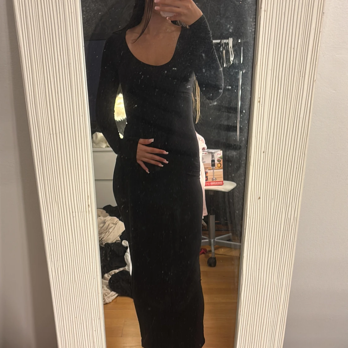 Svart långärmad långklänning