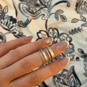 Silver ringar 925 - 4st 925 sterling silver ringar, blandat storlekar. 16 mm - 17 mm. Fint skick!