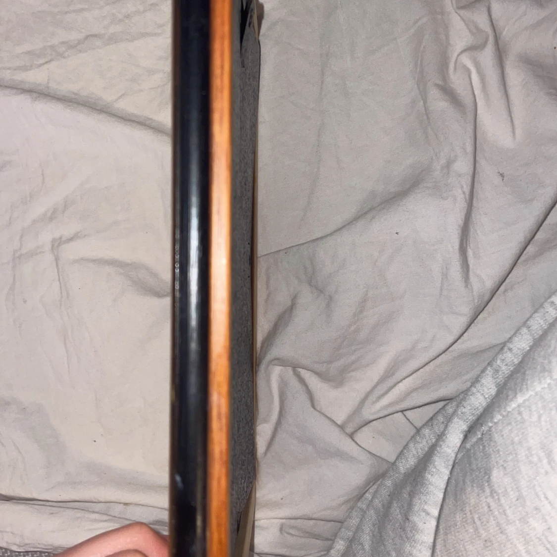 Broderad tavla med blomkrans och rosett - 4