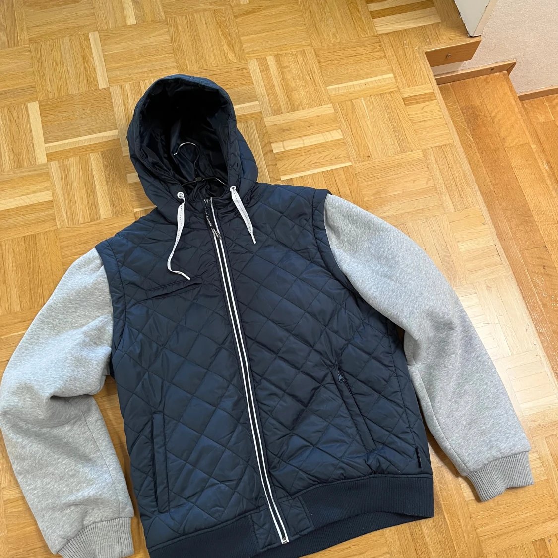 Quiltad bomberjacka från Indigo XL - 3