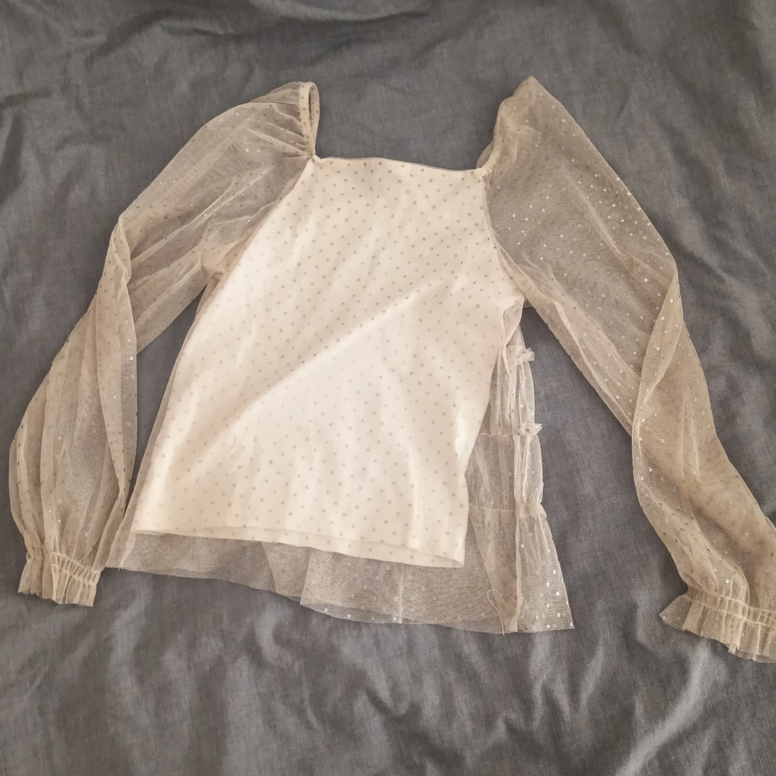 Prickig volangblus från Zara - 1