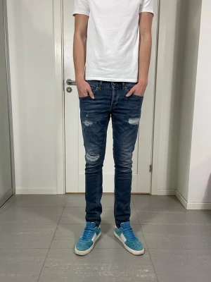 Dondup George Jeans  - Säljer nu dessa Dondup George Jeans, skriv för fler bilder/frågor🙌🏼