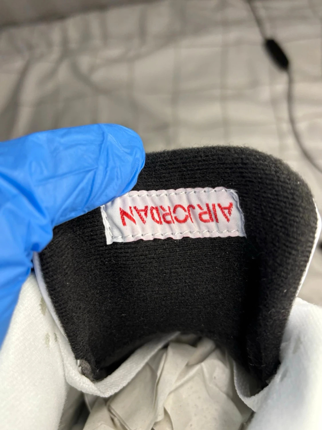 Nike Air Jordan 4 Vit/Grå Sneakers - 5