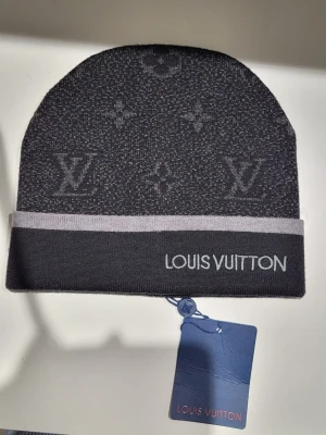 Rutig mössa - Helt ny mössa som är perfekt för vintern. 