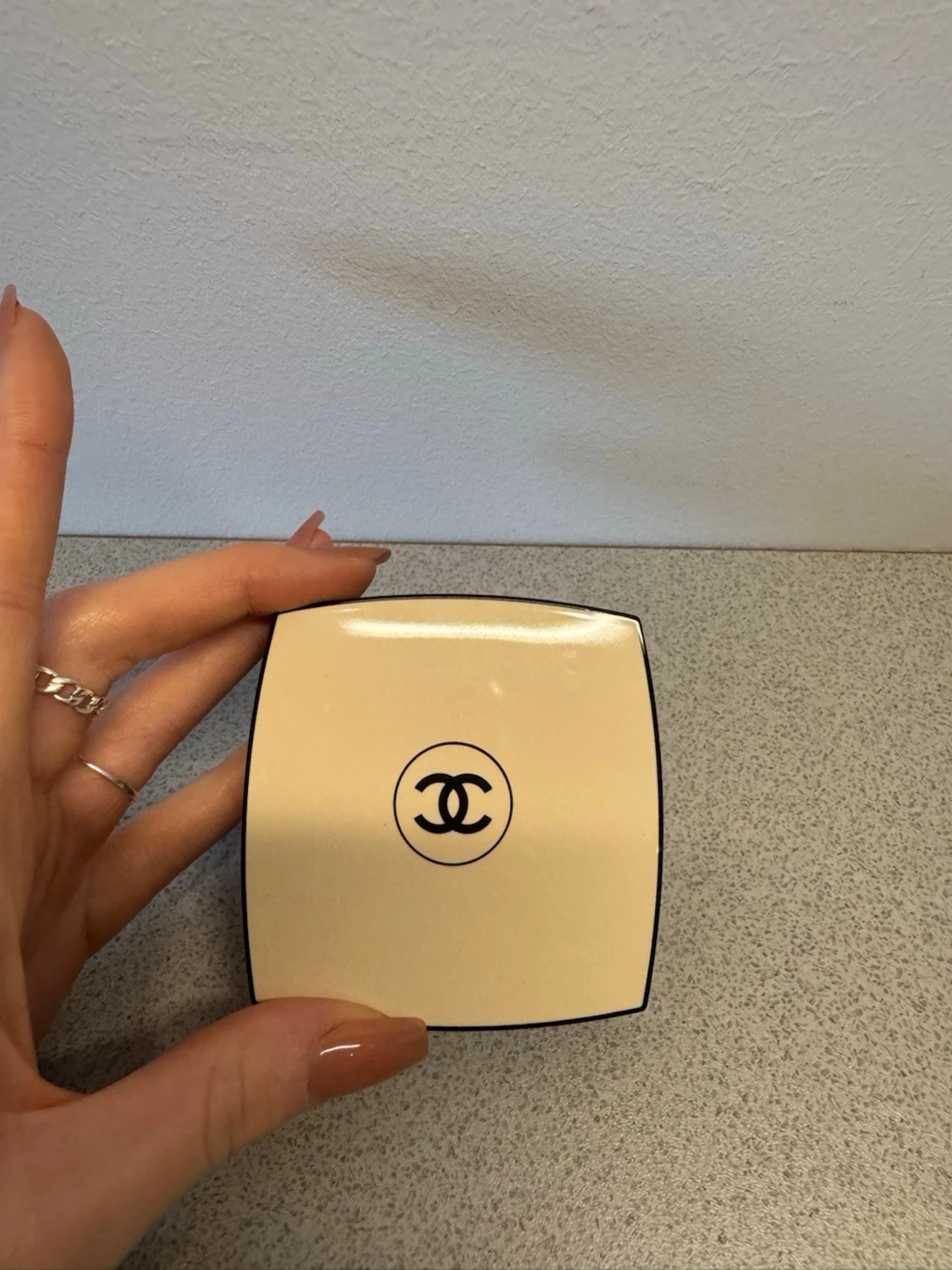 Chanel puder i beige kompakt - 1