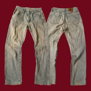 Wrangler jeans - Skitsnygga wrangler jeans i bra skick. Storlek 30x32