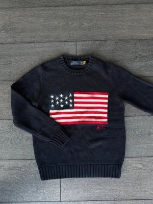 Mörkblå stickad tröja Polo Ralph Lauren - Blå Ralph lauren tröja storlek S passar xs FAST PRIS! skriv gärna vid intresse✅